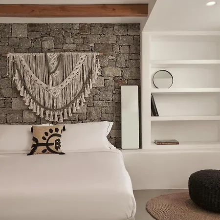 Hill Club Naxos Πλάκα