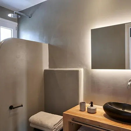 Hill Club Naxos * Πλάκα