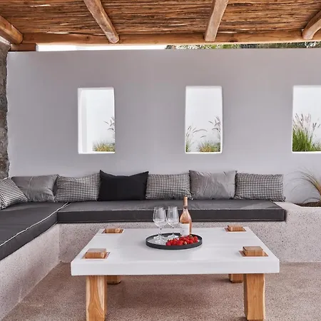 Hill Club Naxos Πλάκα