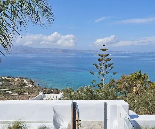 Hill Club Naxos Villa *