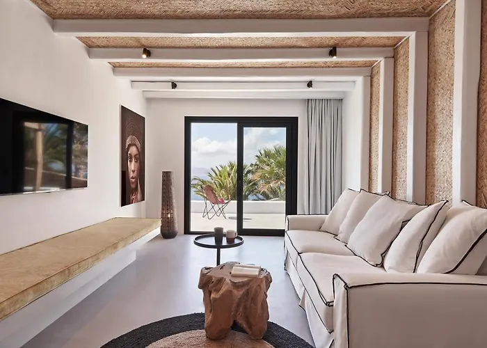 Hill Club Naxos Villa