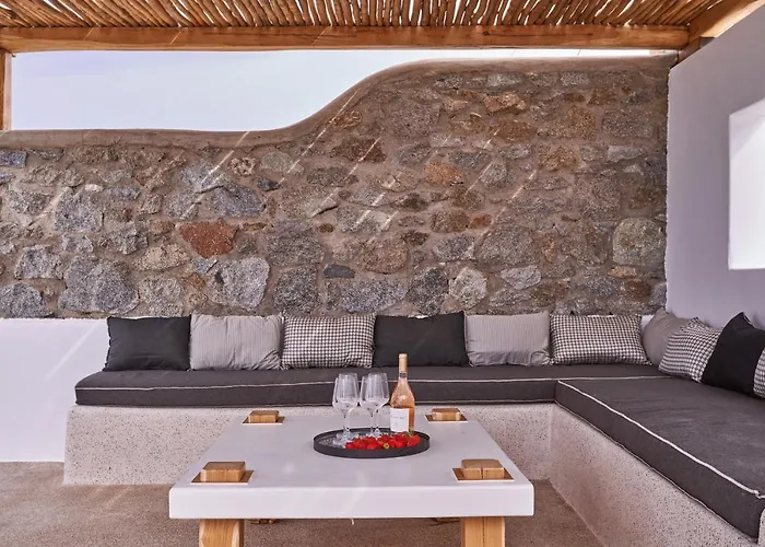 Hill Club Naxos Villa