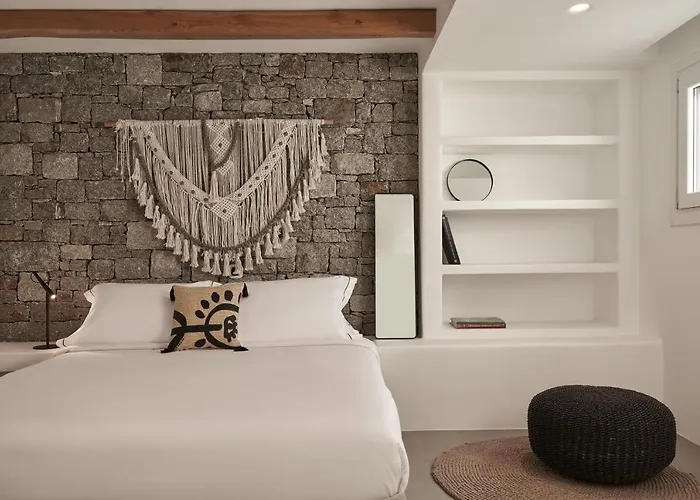 Hill Club Naxos Plaka (Naxos)