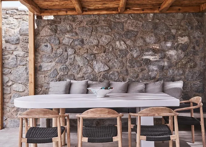 Hill Club Naxos Vila *