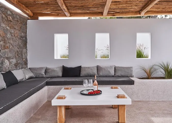 Hill Club Naxos Plaka (Naxos)