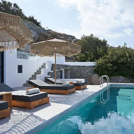 Hill Club Naxos Villa