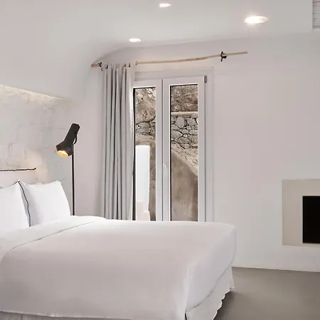 Hill Club Naxos Pláka