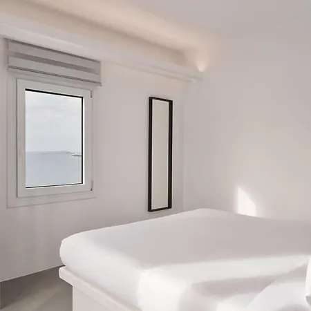 Hill Club Naxos Vila