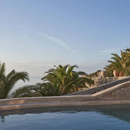 Hill Club Naxos Vila Pláka