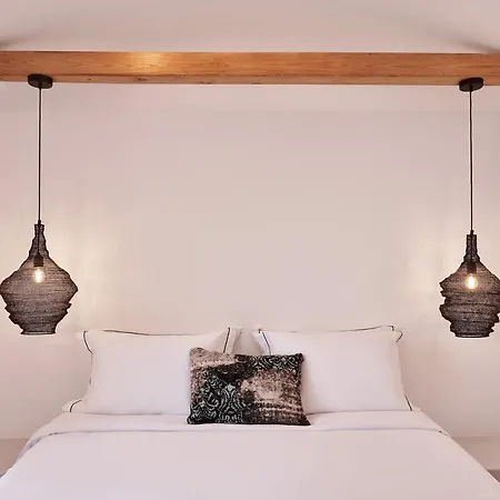 Hill Club Naxos Vila