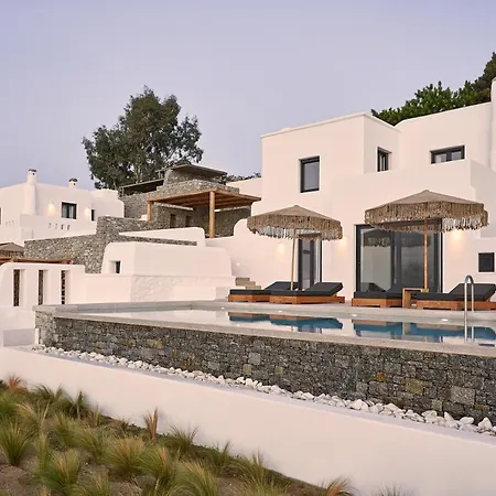 Hill Club Naxos Vila