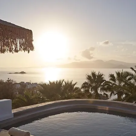 Hill Club Naxos
