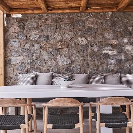 Hill Club Naxos Vila *