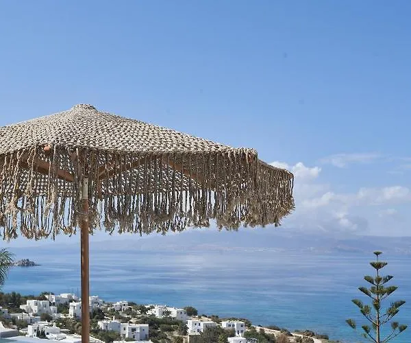 Hill Club Naxos Pláka