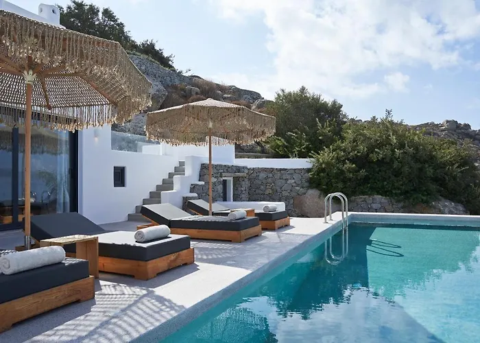 Hill Club Naxos Villa