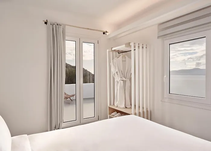 Hill Club Naxos Pláka